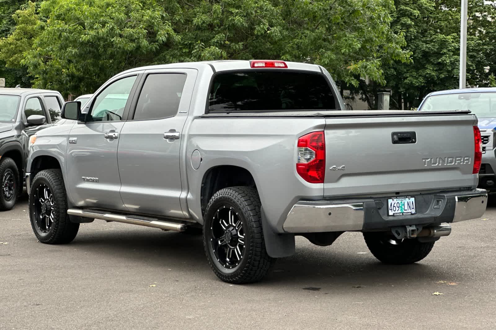 Vehicle image 8 of 28