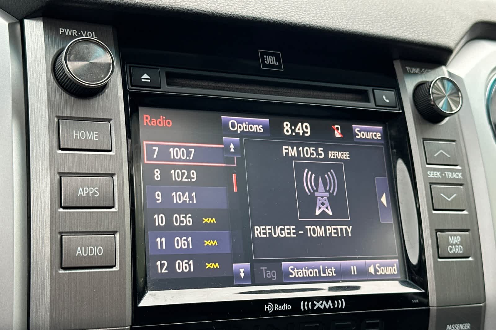 Vehicle image 18 of 28