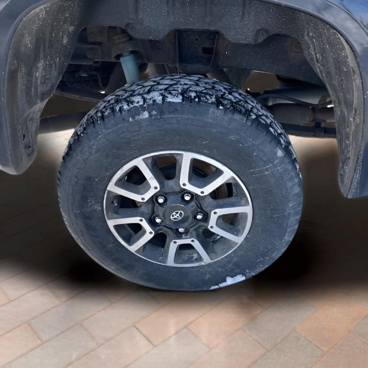 Vehicle image 13 of 24