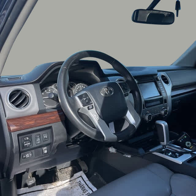 Vehicle image 20 of 24