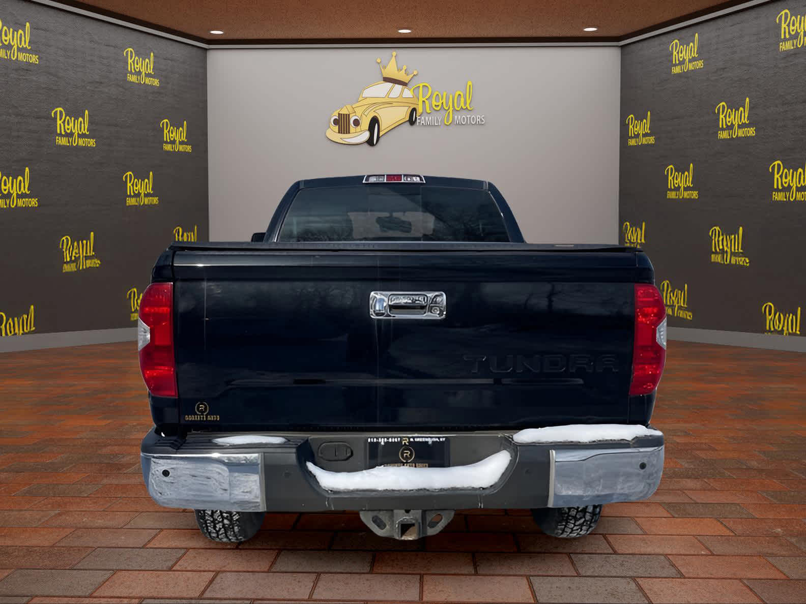Vehicle image 7 of 24