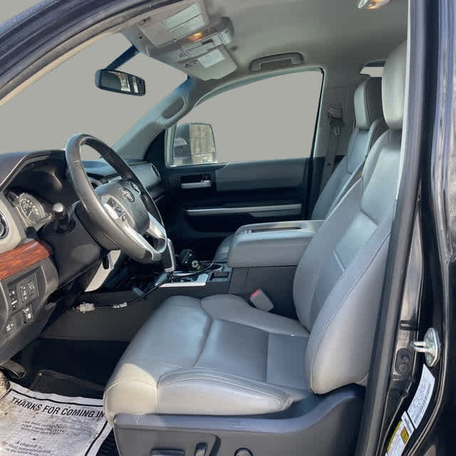 Vehicle image 16 of 24
