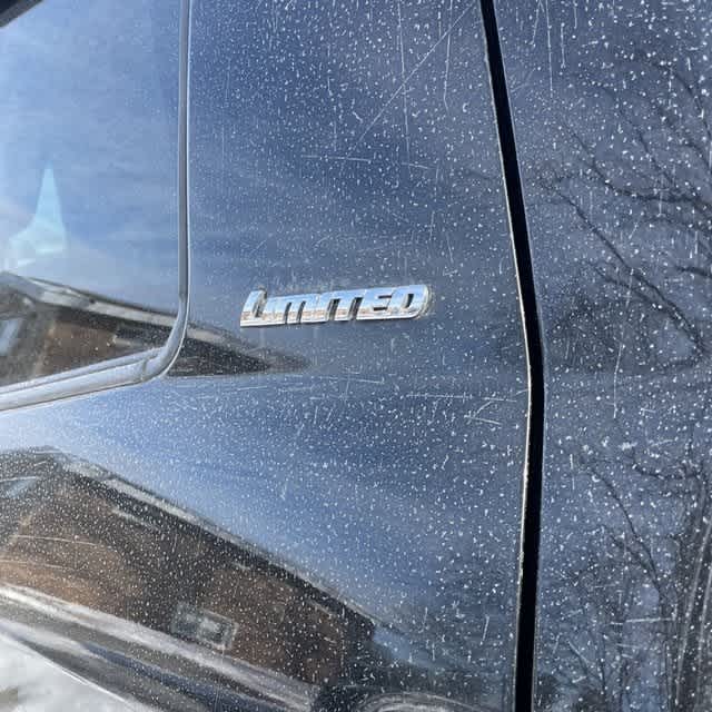 Vehicle image 15 of 24