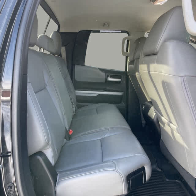 Vehicle image 19 of 24