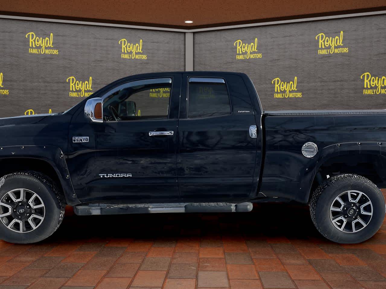 Vehicle image 10 of 24