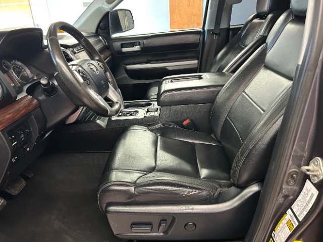 Vehicle image 13 of 22