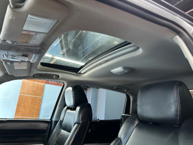 Vehicle image 16 of 22