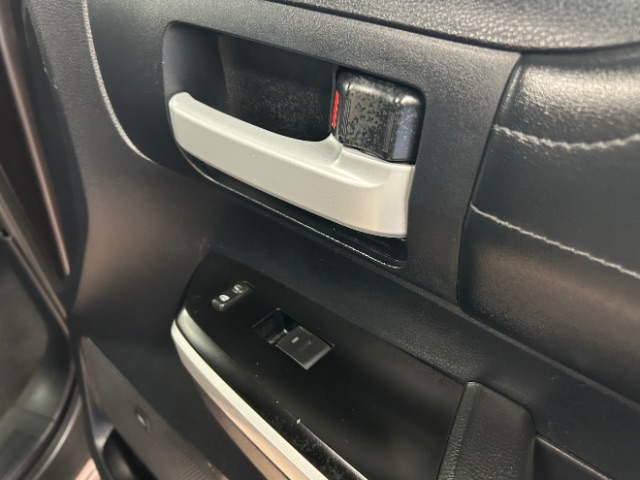Vehicle image 12 of 22