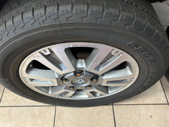 Vehicle image 8 of 9