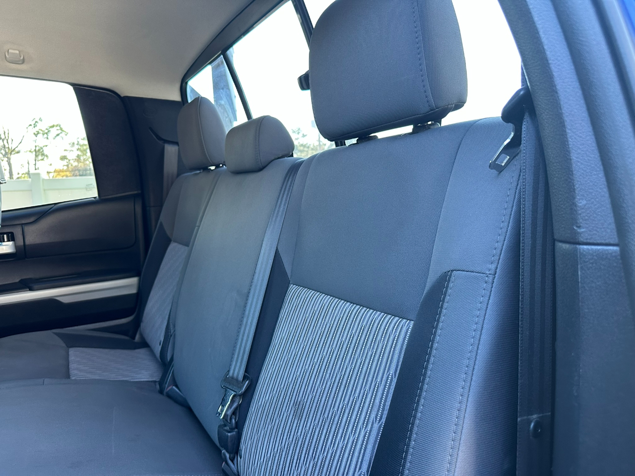 Vehicle image 22 of 39
