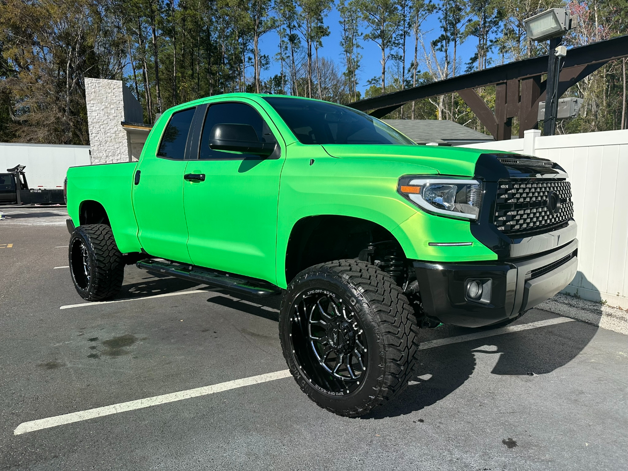 Vehicle image 3 of 39