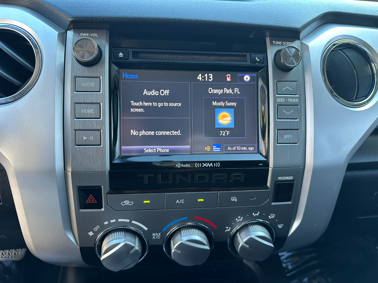 Vehicle image 33 of 39