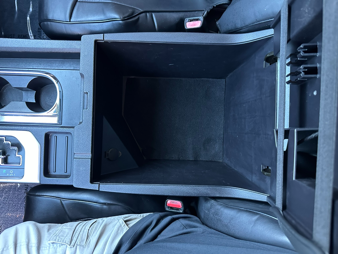 Vehicle image 37 of 39