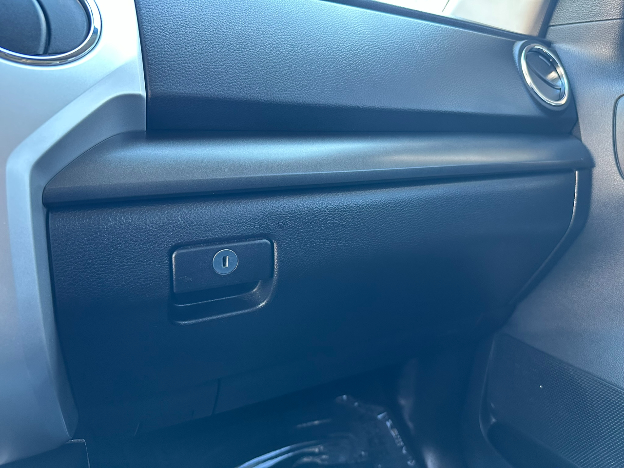 Vehicle image 38 of 39