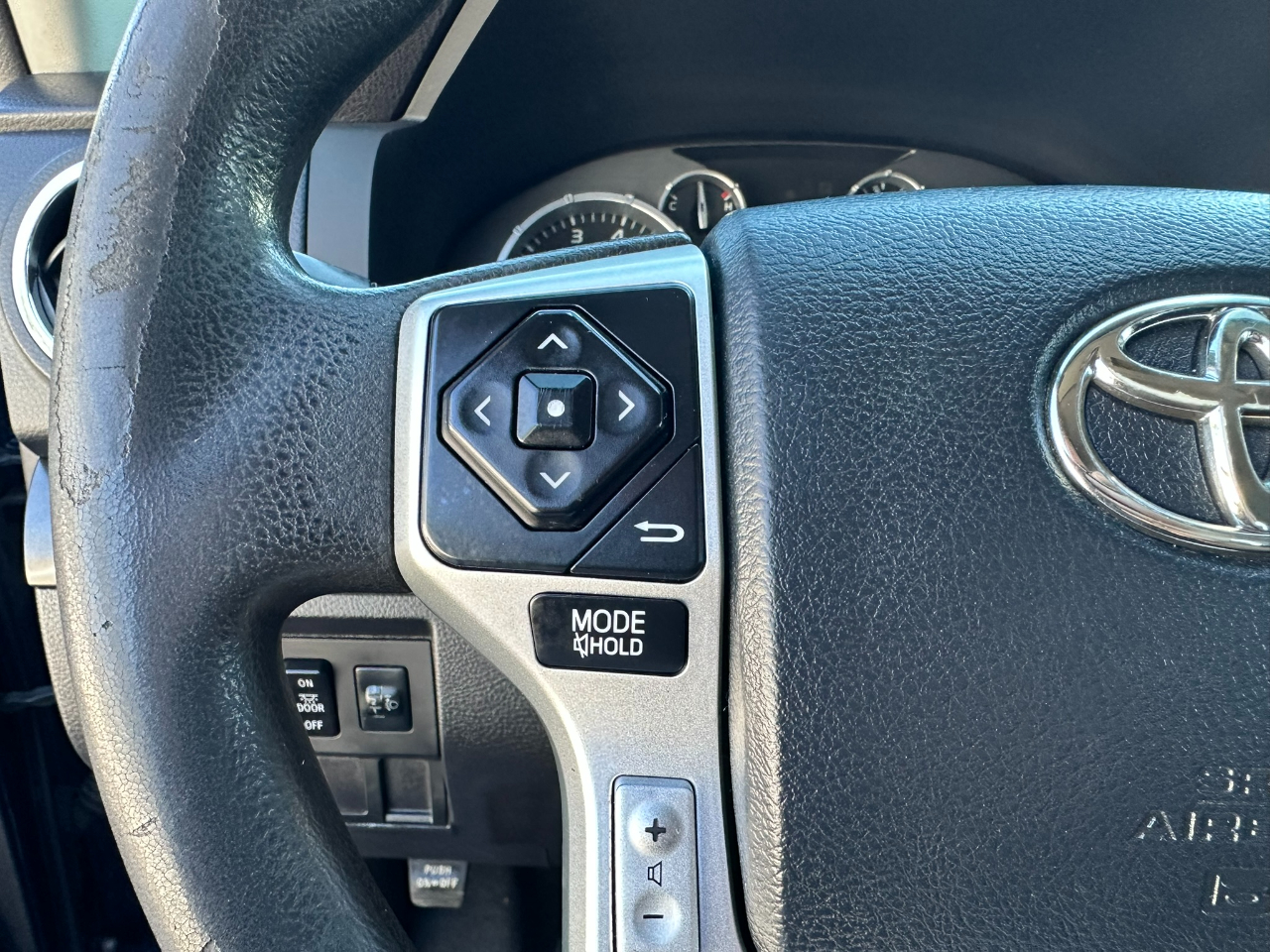 Vehicle image 29 of 39