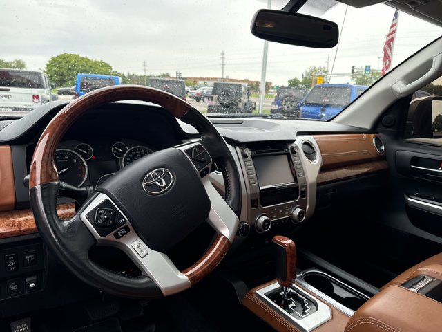 Vehicle image 14 of 33