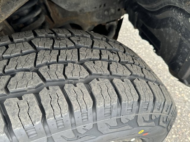 Vehicle image 10 of 33