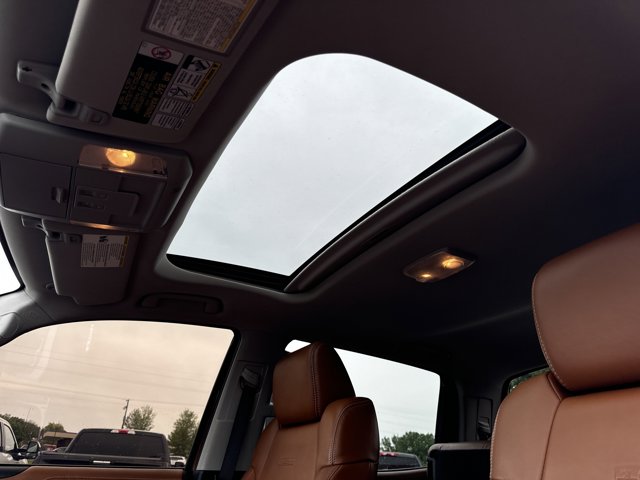 Vehicle image 13 of 33
