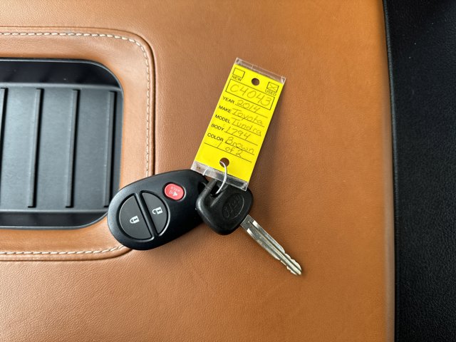 Vehicle image 23 of 33
