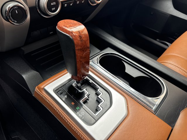 Vehicle image 19 of 33