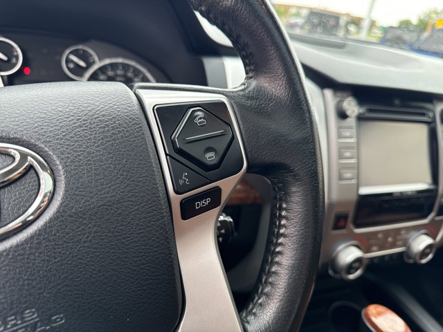 Vehicle image 17 of 33