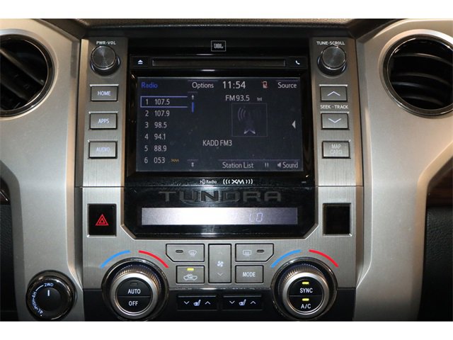 Vehicle image 23 of 30