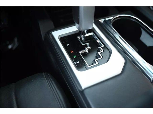 Vehicle image 34 of 36