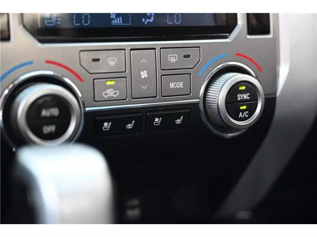 Vehicle image 33 of 36