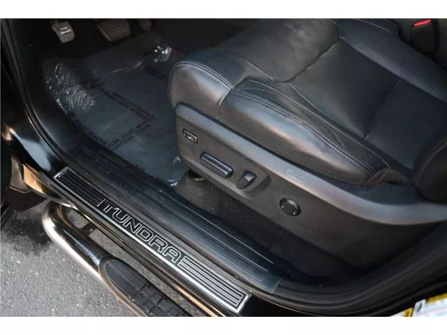 Vehicle image 25 of 36