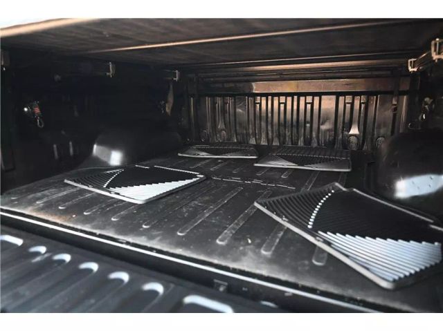 Vehicle image 18 of 36