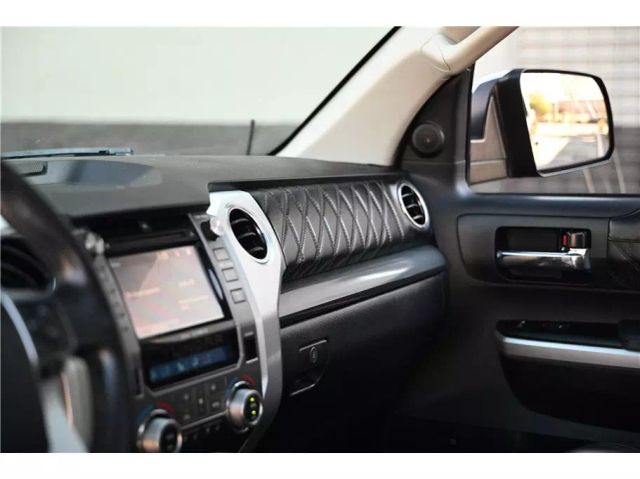 Vehicle image 22 of 36