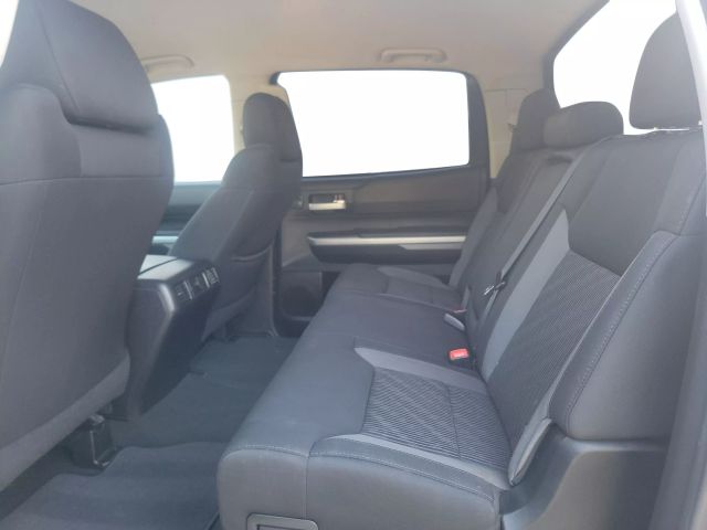 Vehicle image 21 of 50