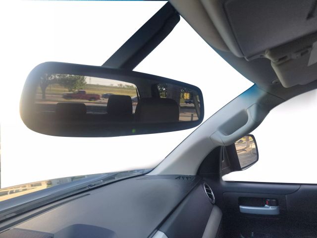 Vehicle image 27 of 50