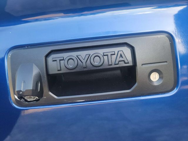 Vehicle image 47 of 50