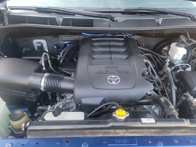 Vehicle image 32 of 50