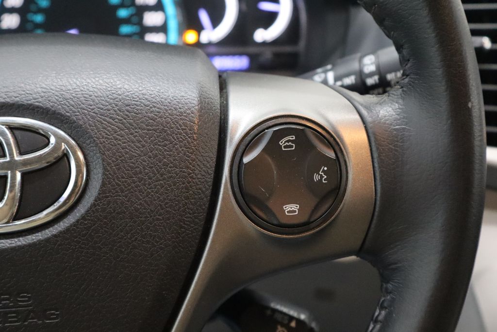 Vehicle image 22 of 38