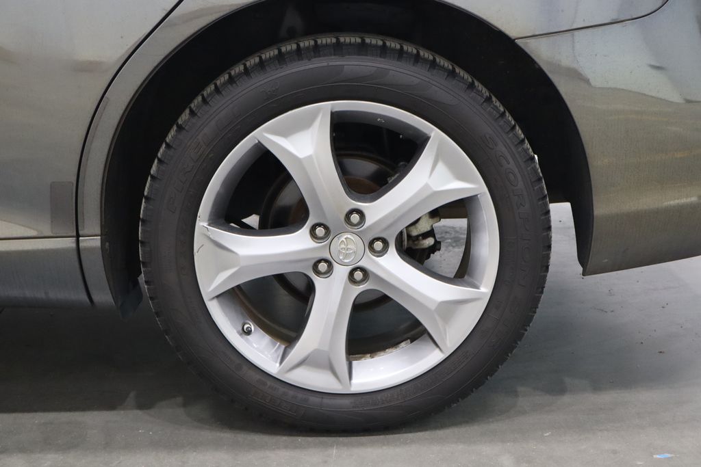 Vehicle image 36 of 38