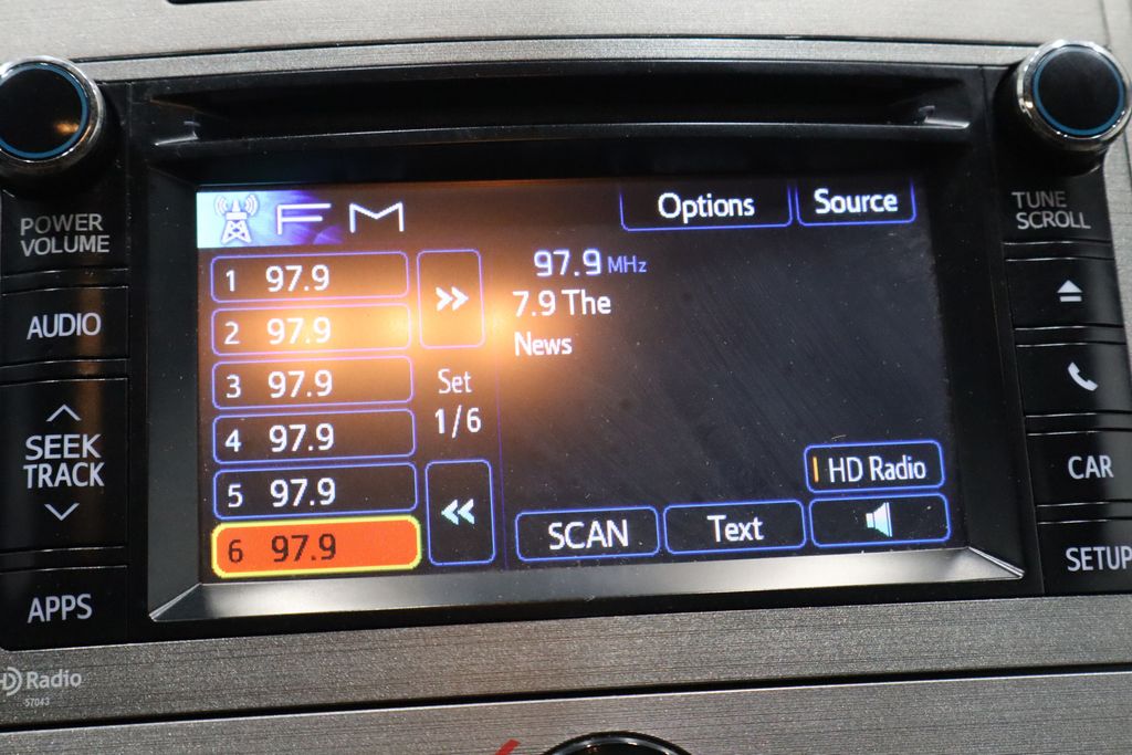 Vehicle image 27 of 38