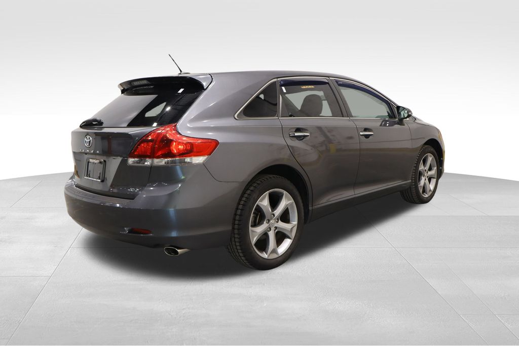 Vehicle image 5 of 38