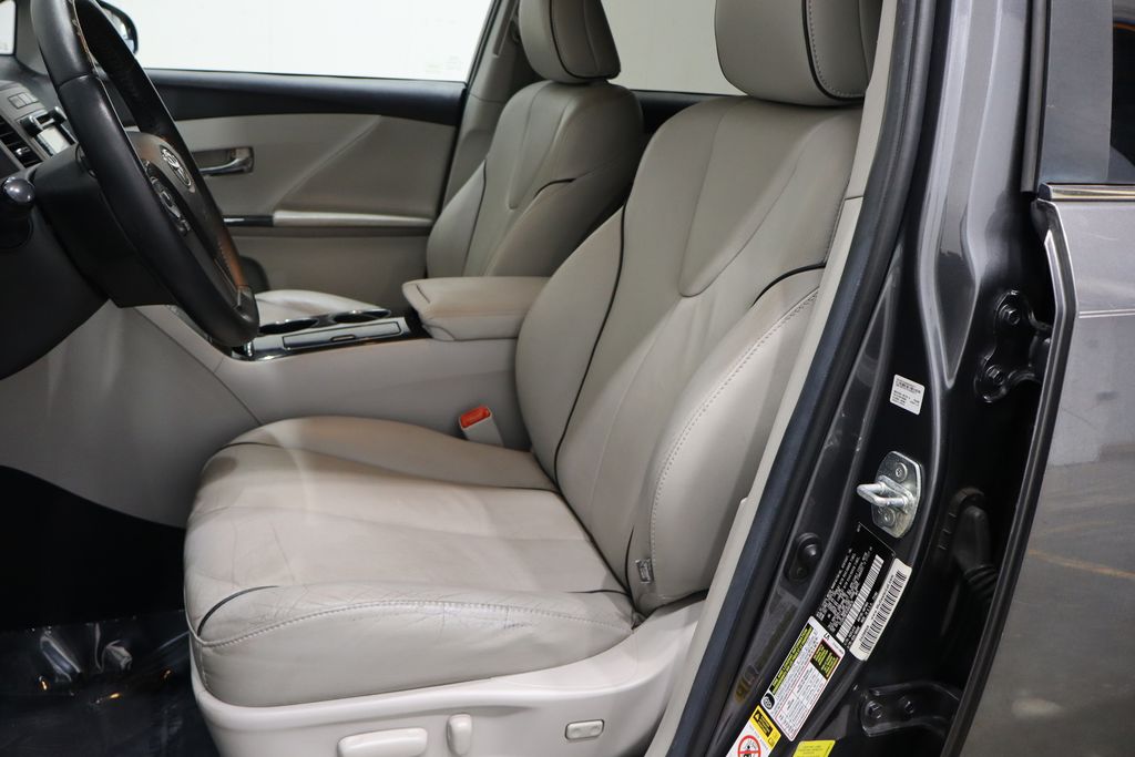 Vehicle image 10 of 38