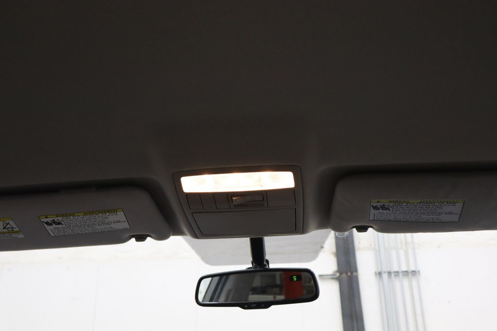 Vehicle image 24 of 38