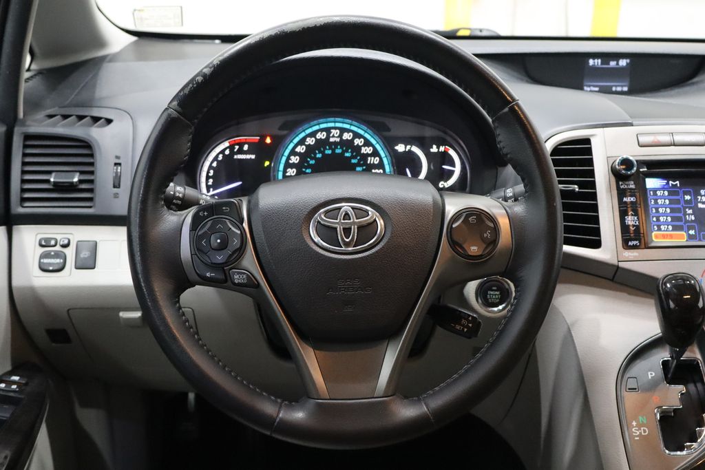 Vehicle image 20 of 38