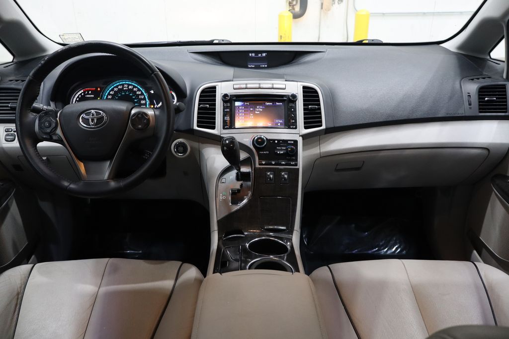 Vehicle image 25 of 38