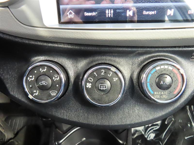 Vehicle image 22 of 26