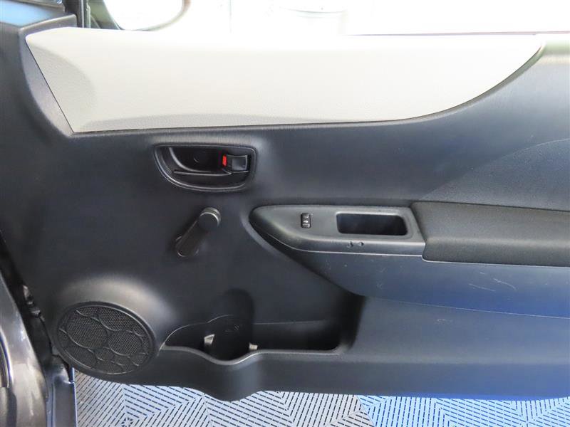 Vehicle image 24 of 26