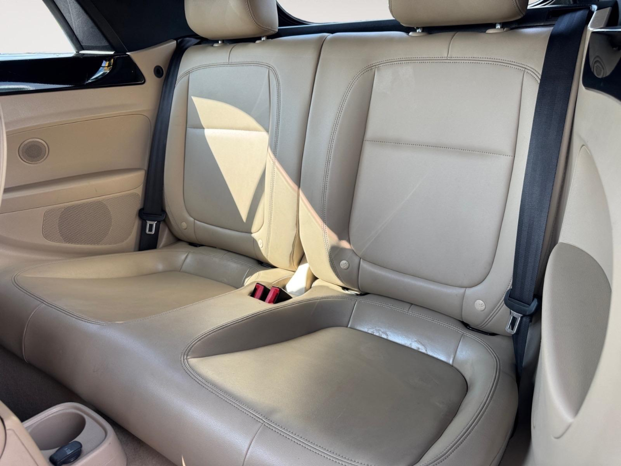 2014 Volkswagen Beetle 1.8T Image 23 of 33