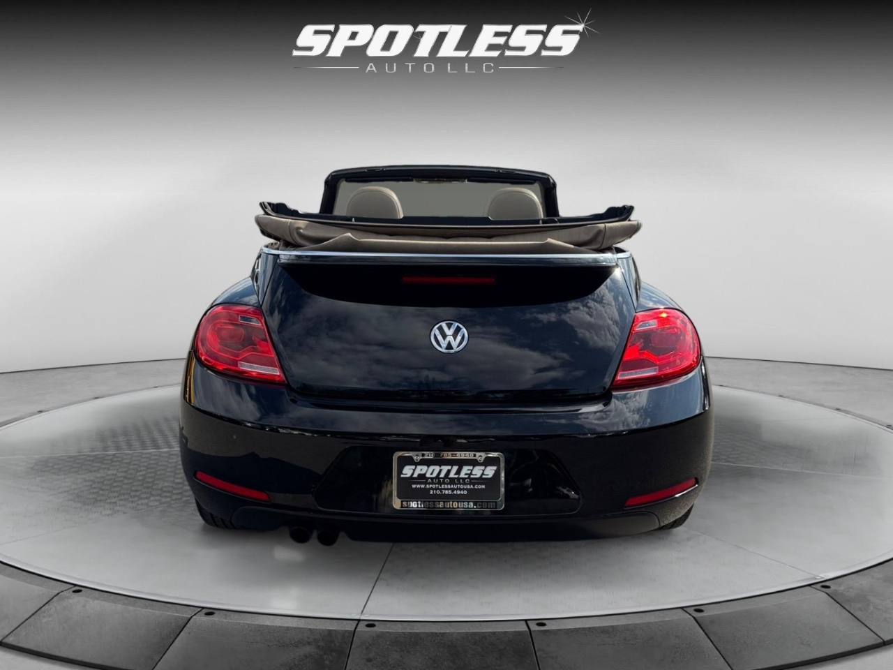2014 Volkswagen Beetle 1.8T Image 13 of 33
