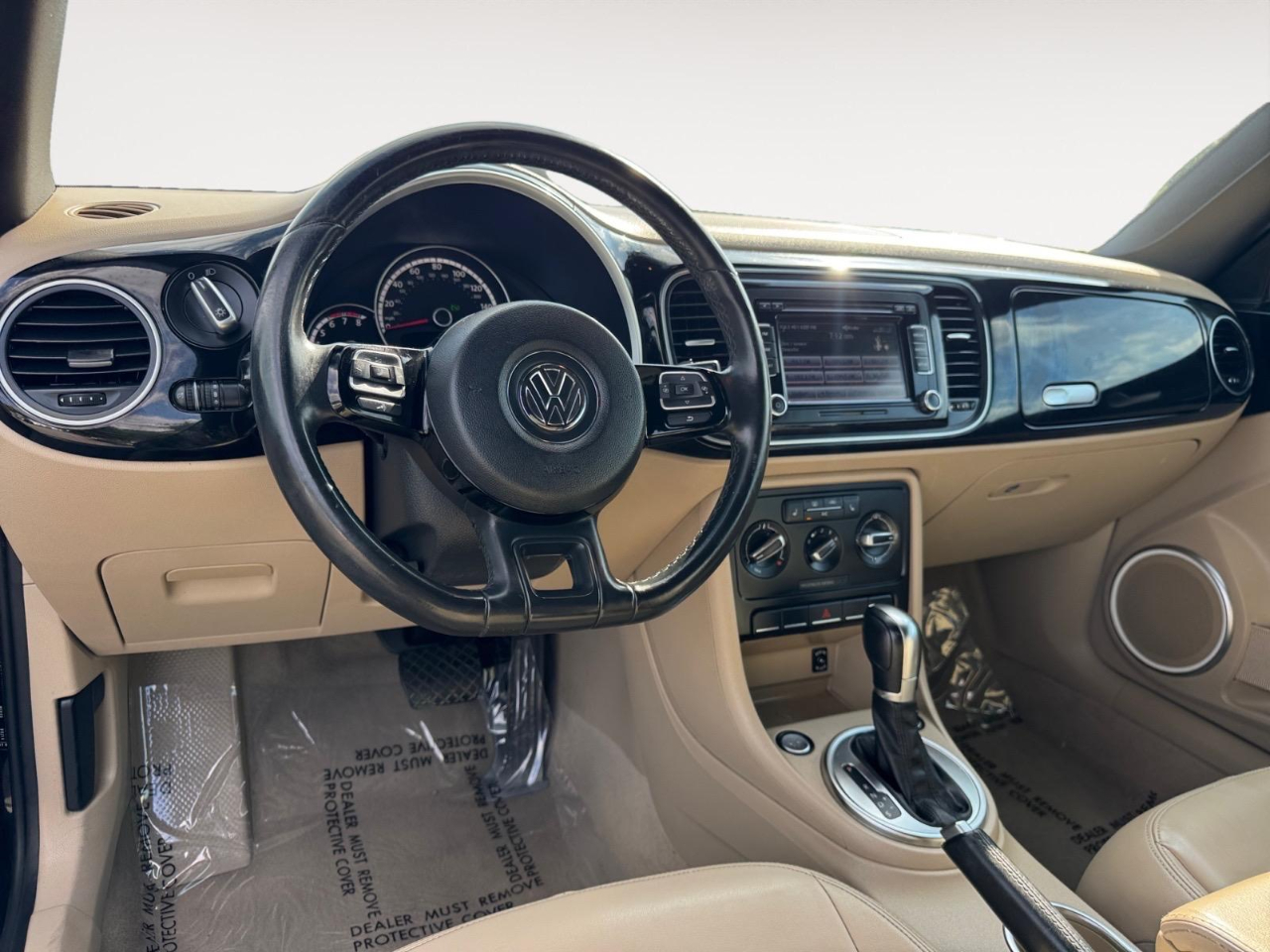 2014 Volkswagen Beetle 1.8T Image 26 of 33