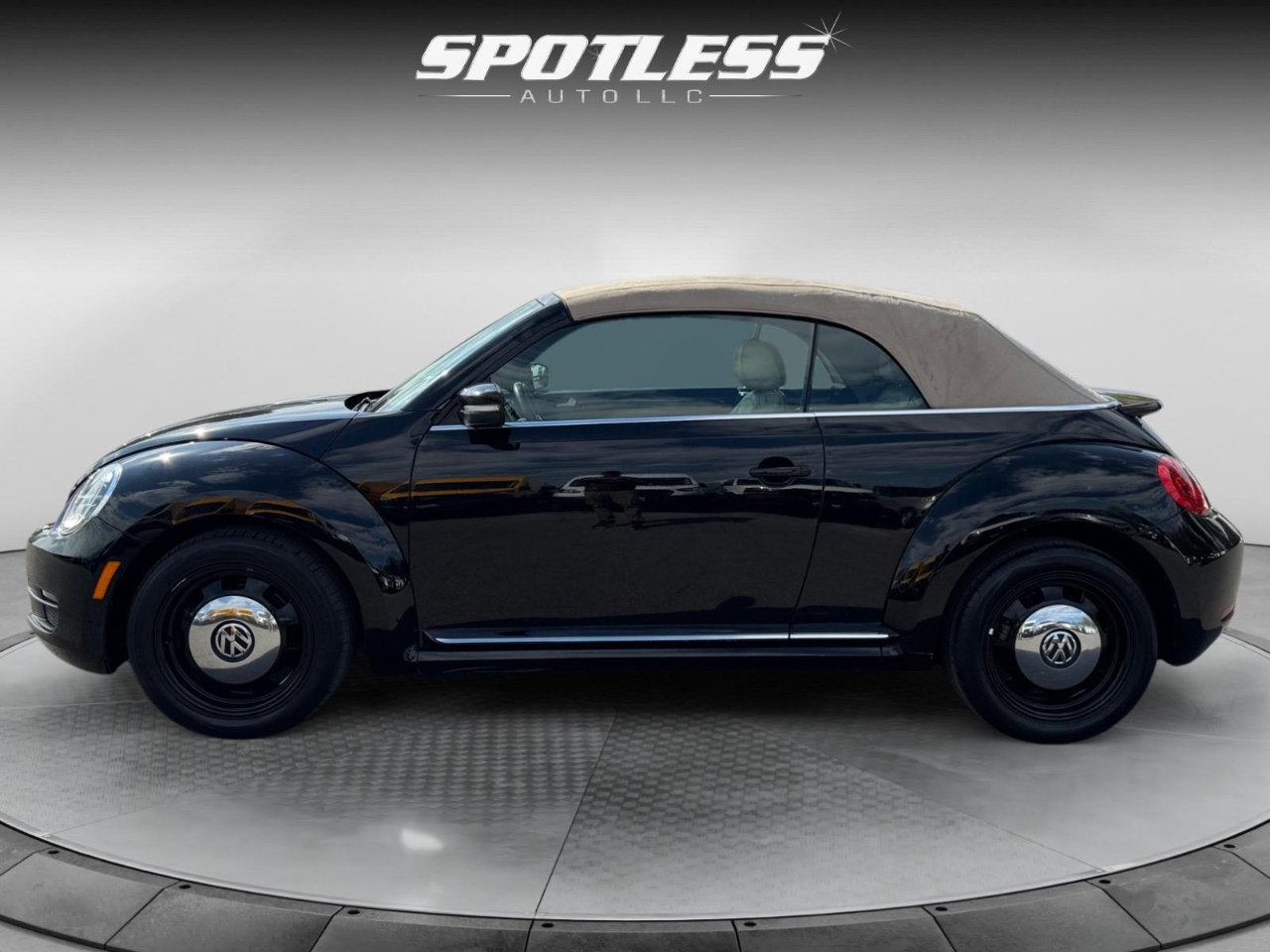 2014 Volkswagen Beetle 1.8T Image 16 of 33