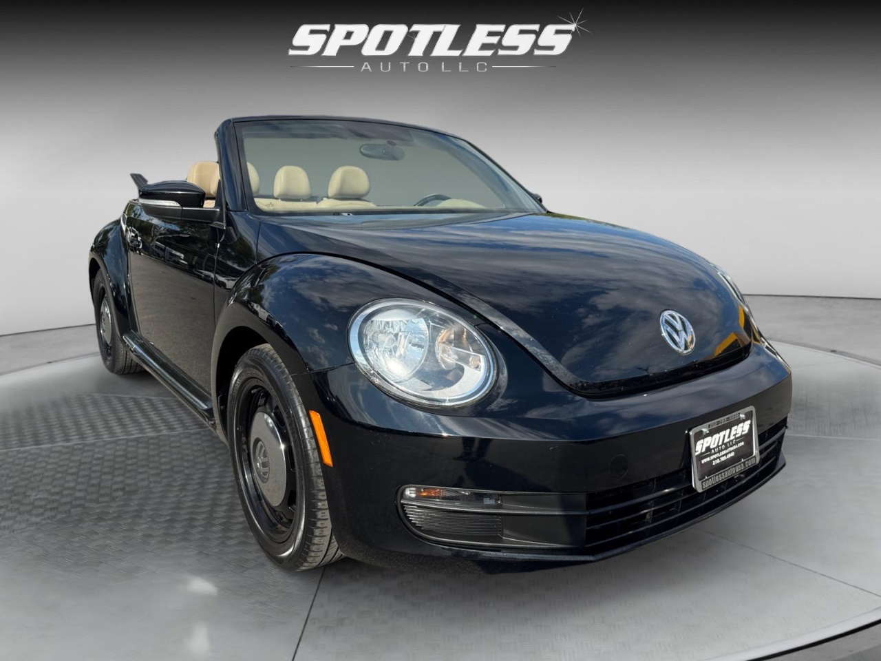 2014 Volkswagen Beetle 1.8T Image 7 of 33